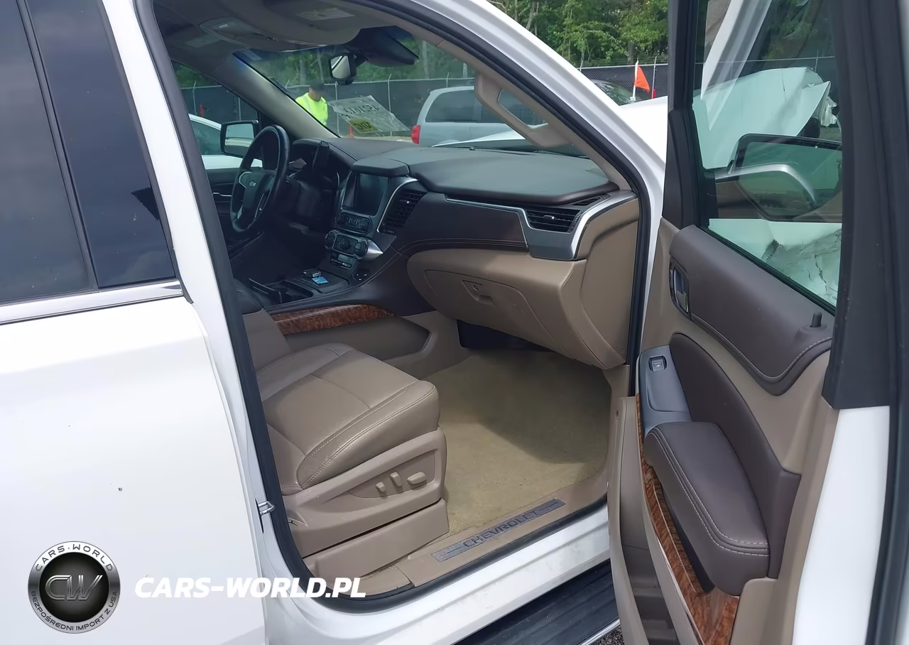 2017 Chevrolet Tahoe Premier VIN:1GNSKCKC3HR282502 - 5