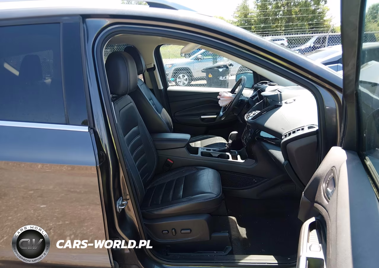 2017 Ford Escape Titanium VIN:1FMCU9J99HUA37759 - 5