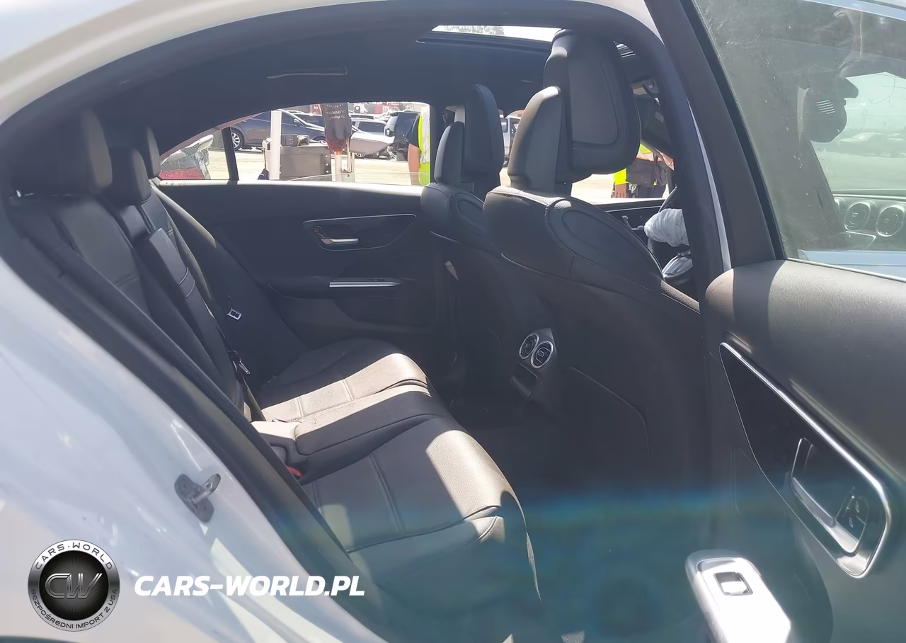 2024 Mercedes-Benz C 300 VIN:W1KAF4HB1RR229995 - 8