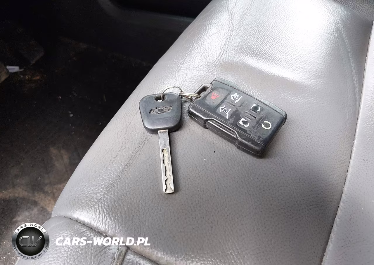2016 Chevrolet Suburban Lt VIN:1GNSCHKC4GR444050 - 11