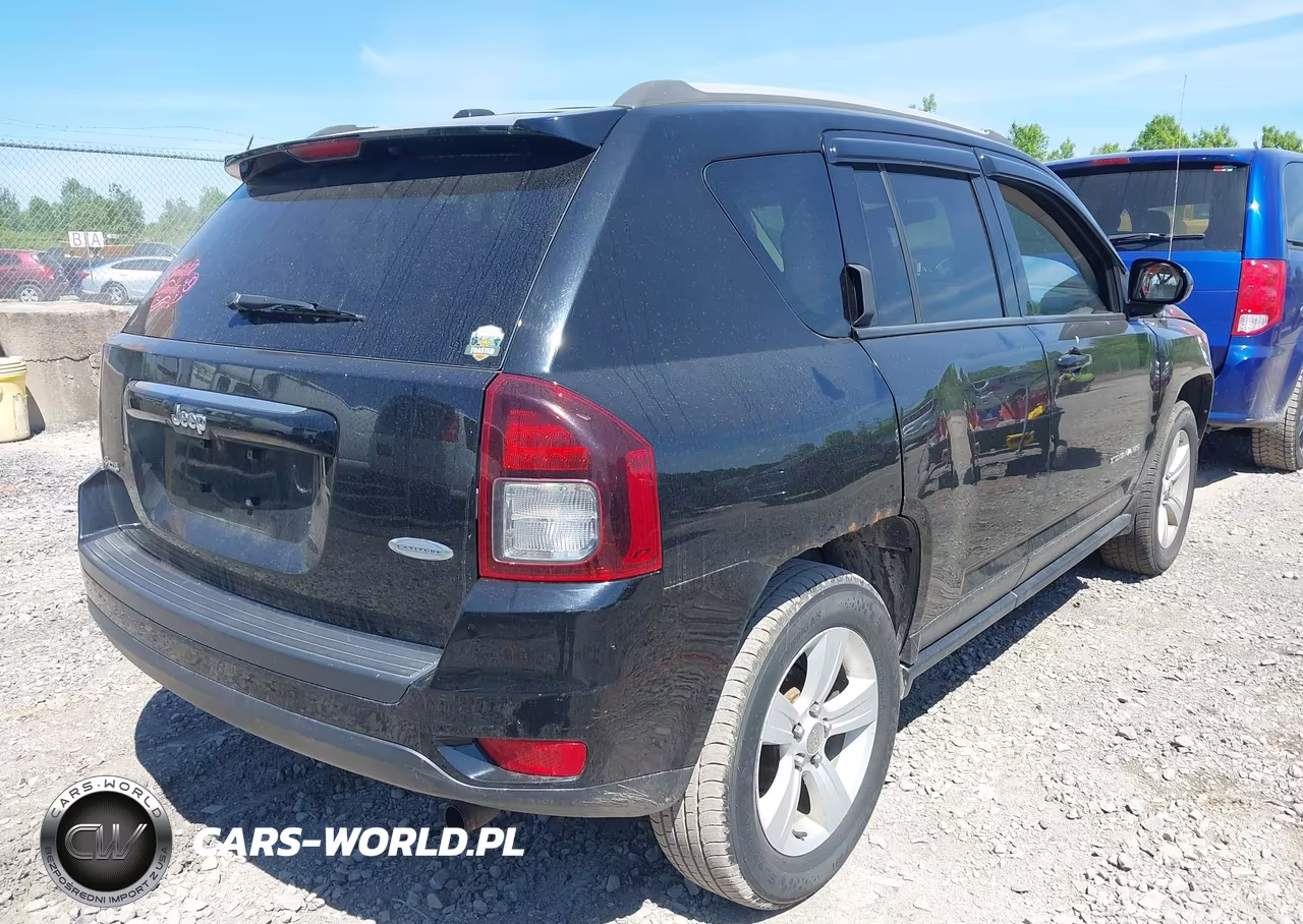 2016 Jeep Compass Latitude VIN:1C4NJDEB0GD808808 - 4