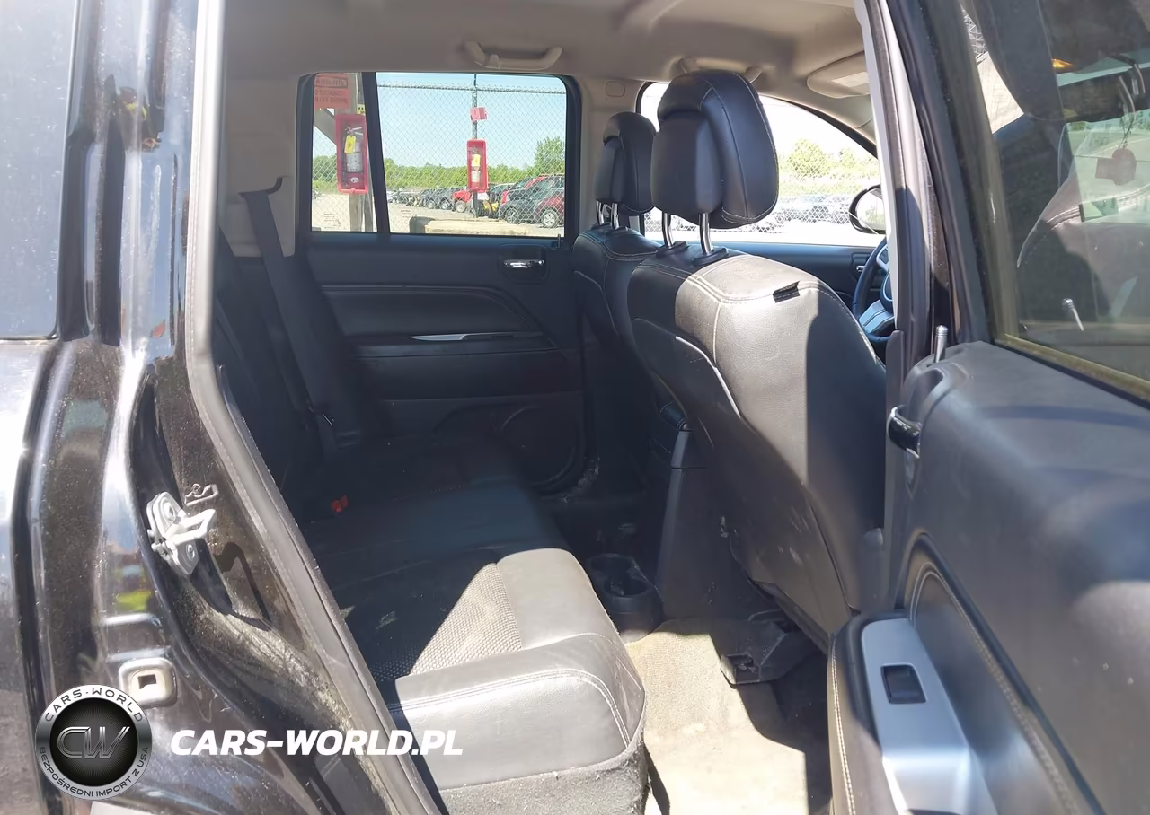 2016 Jeep Compass Latitude VIN:1C4NJDEB0GD808808 - 8