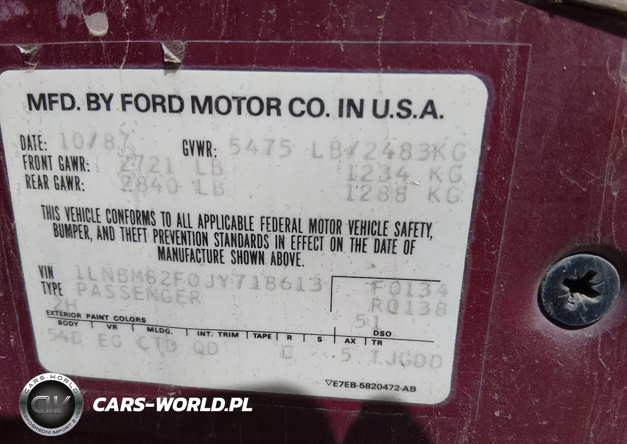 1988 Lincoln Town Car Signature VIN:1LNBM82F0JY718613 - 9