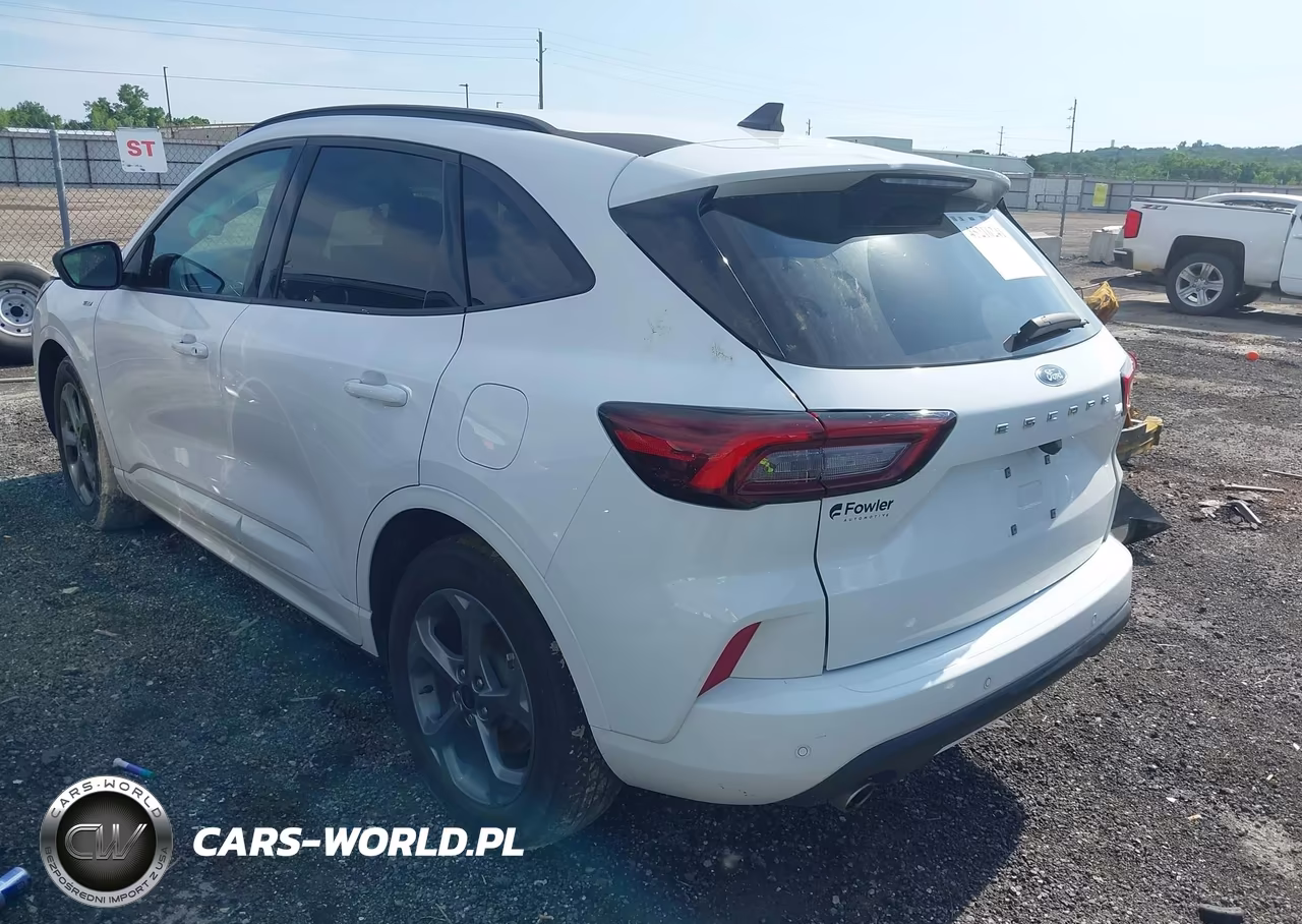 2023 Ford Escape St-Line VIN:1FMCU0MN9PUB32289 - 3
