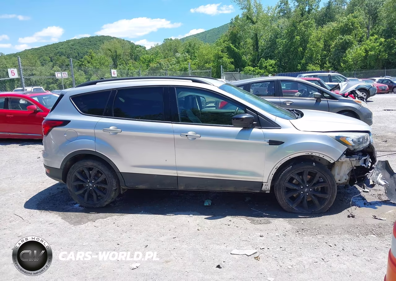 2019 Ford Escape Se VIN:1FMCU9GDXKUC06450 - 13