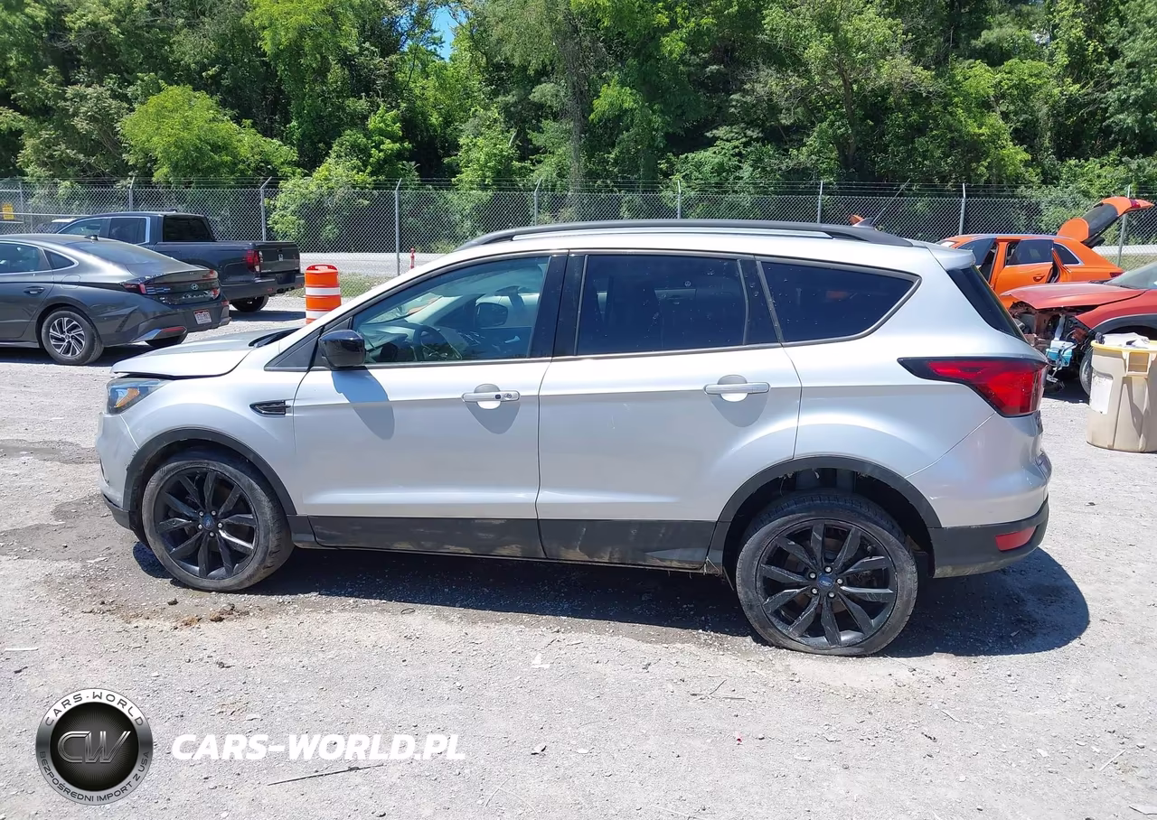 2019 Ford Escape Se VIN:1FMCU9GDXKUC06450 - 14