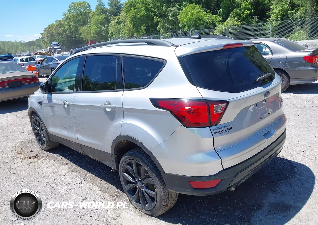 2019 Ford Escape Se VIN:1FMCU9GDXKUC06450 - 3