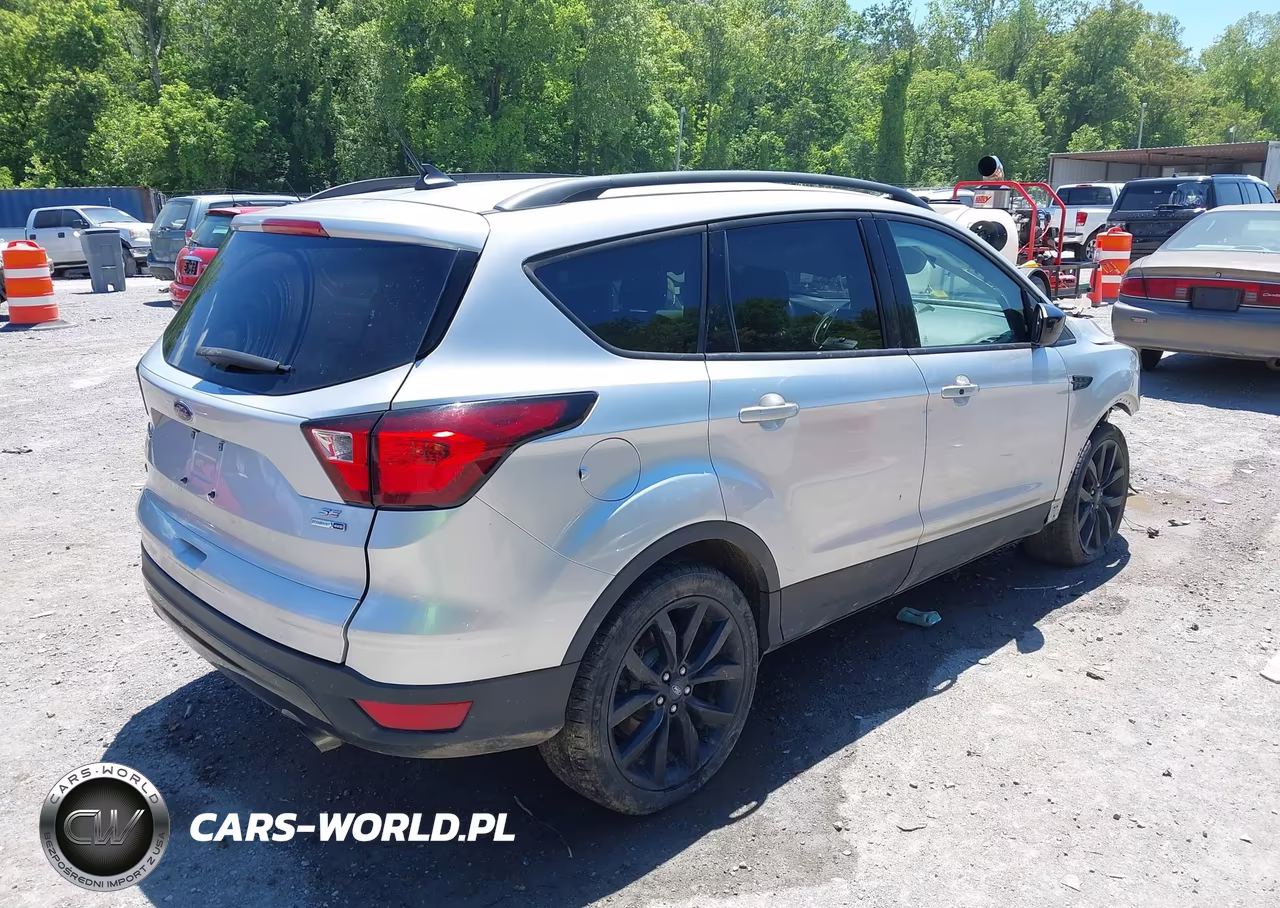 2019 Ford Escape Se VIN:1FMCU9GDXKUC06450 - 4