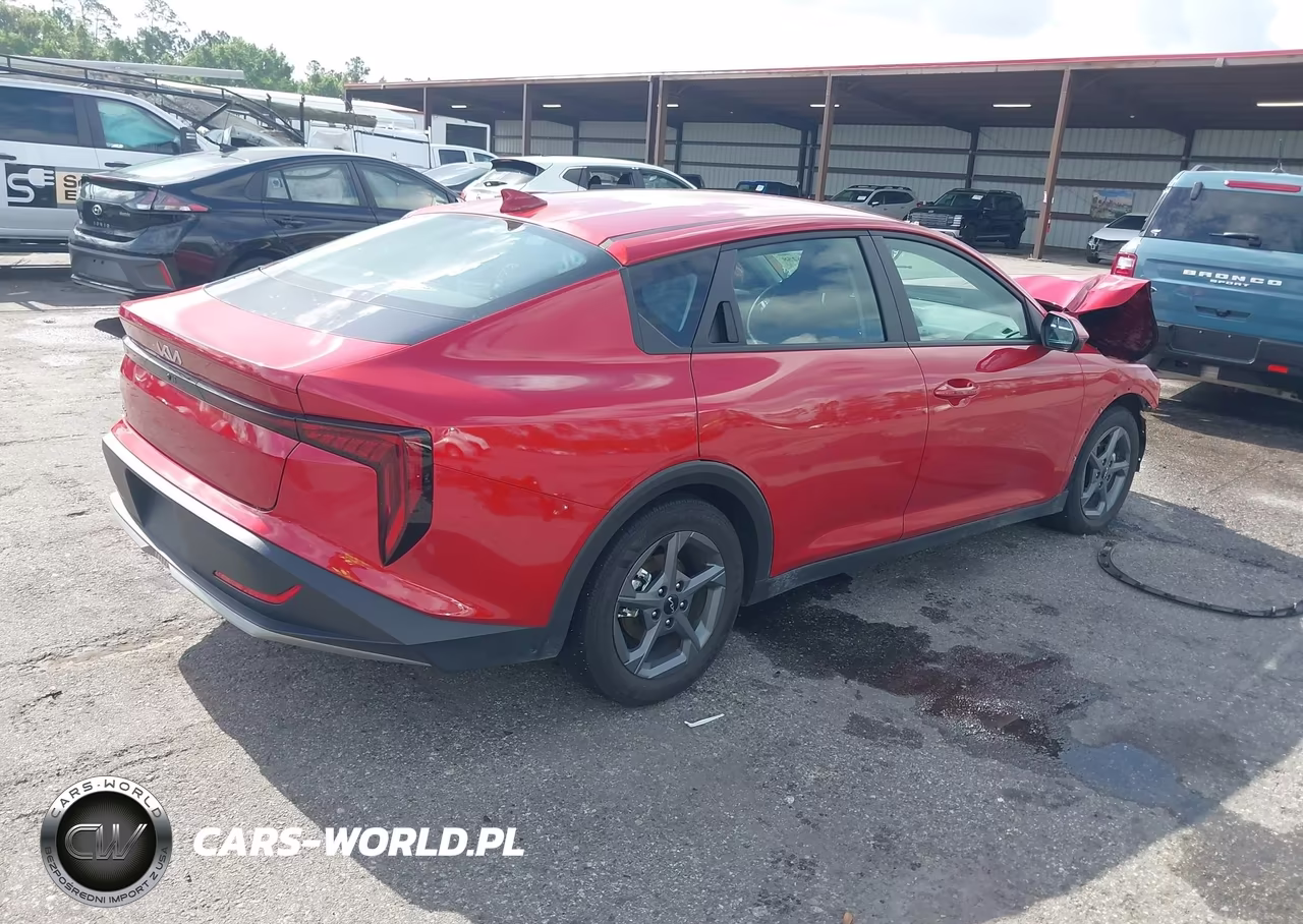 2025 Kia K4 Lxs VIN:3KPFT4DE1SE143063 - 4