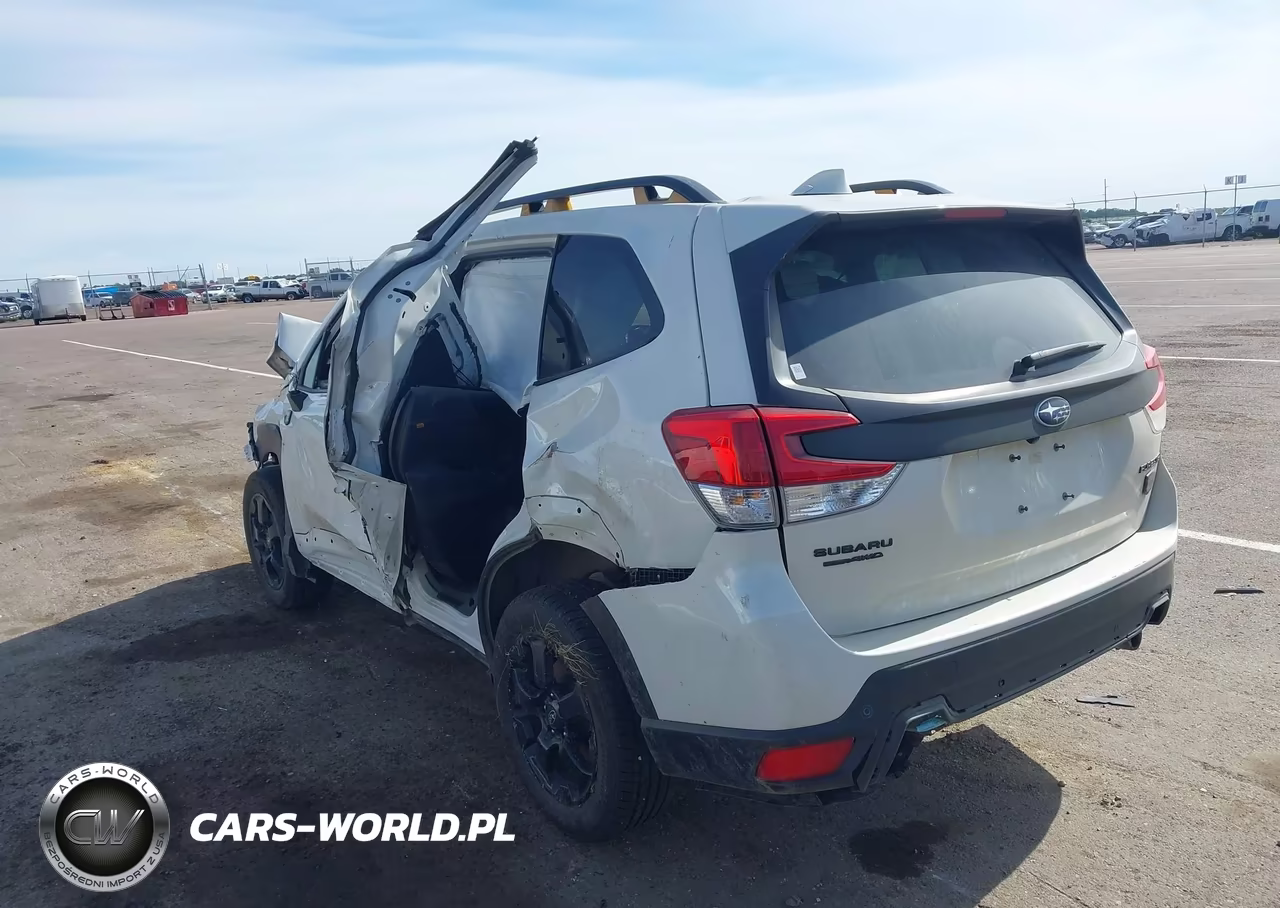 2023 Subaru Forester Wilderness VIN:JF2SKAMC8PH428067 - 3