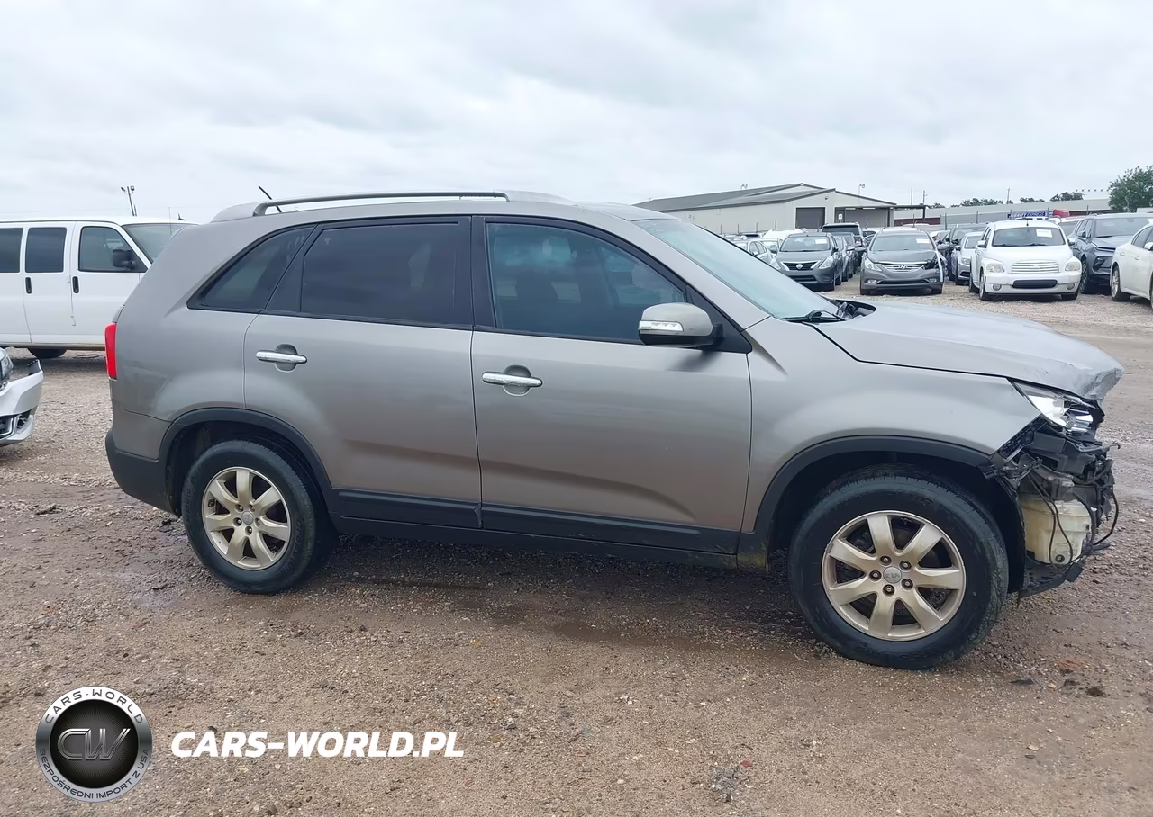 2013 Kia Sorento Lx V6 VIN:5XYKT4A21DG338787 - 14