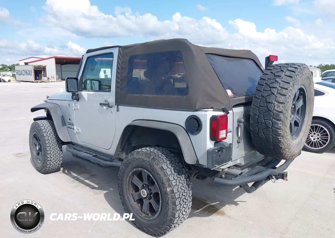 2010 Jeep Wrangler Sport VIN:1J4AA2D16AL111758 - 3