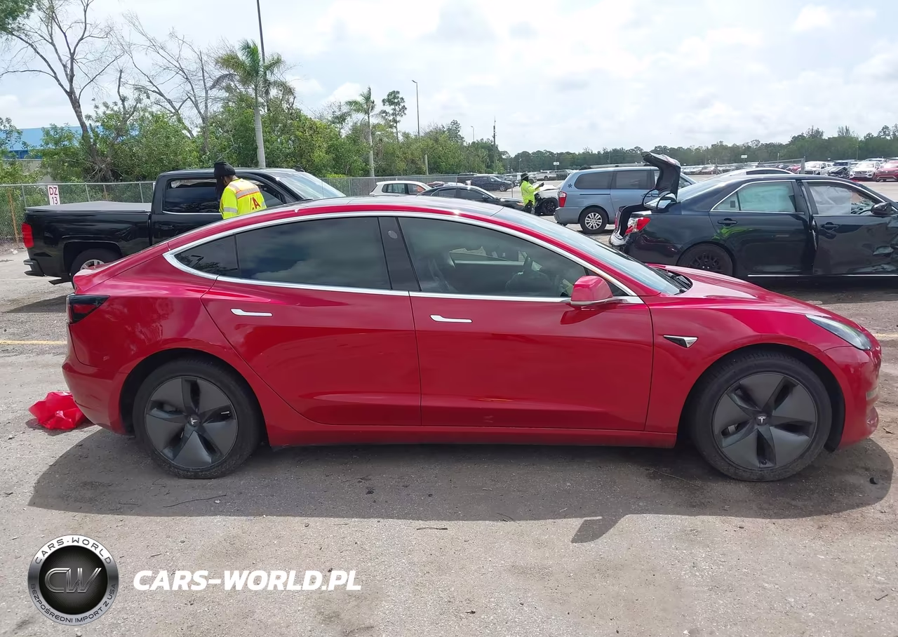 2018 Tesla Model 3 Long Range-Mid Range VIN:5YJ3E1EA8JF016777 - 12