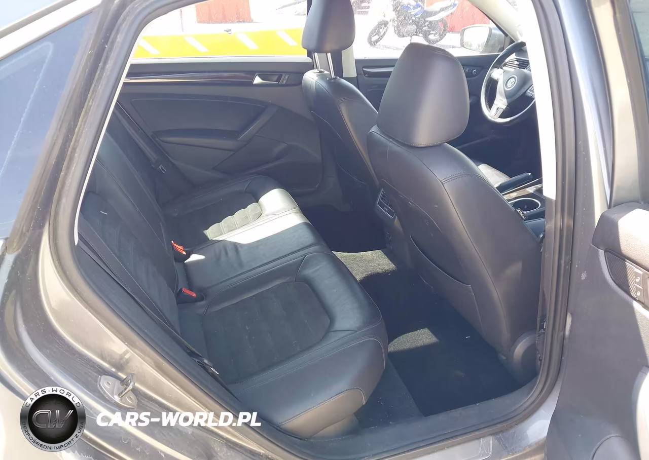 2014 Volkswagen Passat 2.0L Tdi Sel Premium VIN:1VWCN7A35EC066417 - 8