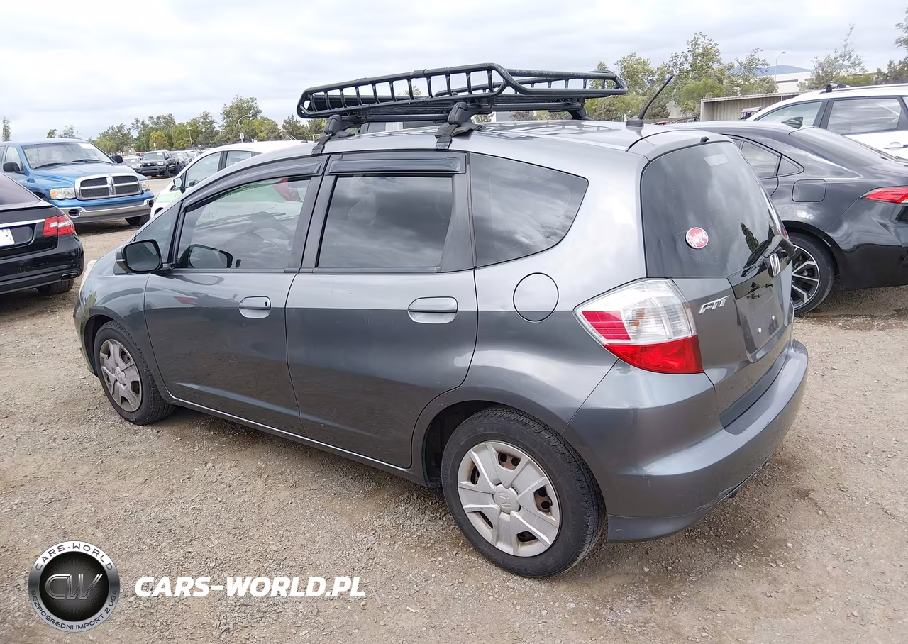 2013 Honda Fit VIN:JHMGE8H34DC012491 - 3