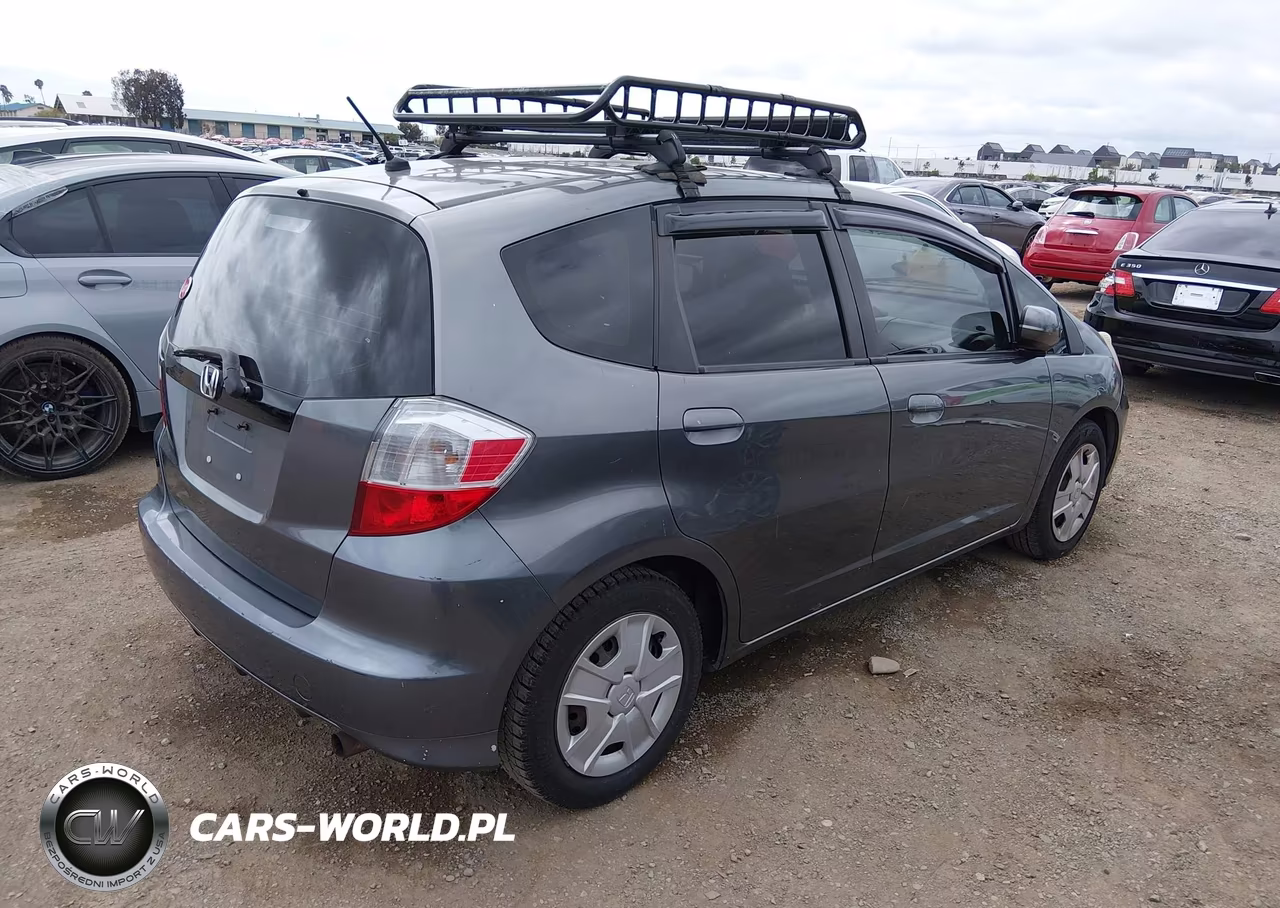2013 Honda Fit VIN:JHMGE8H34DC012491 - 4