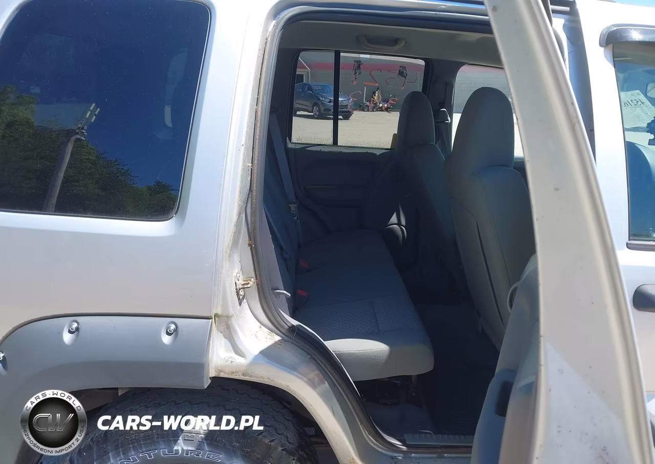 2006 Jeep Liberty Renegade VIN:1J4GL38K36W162511 - 8