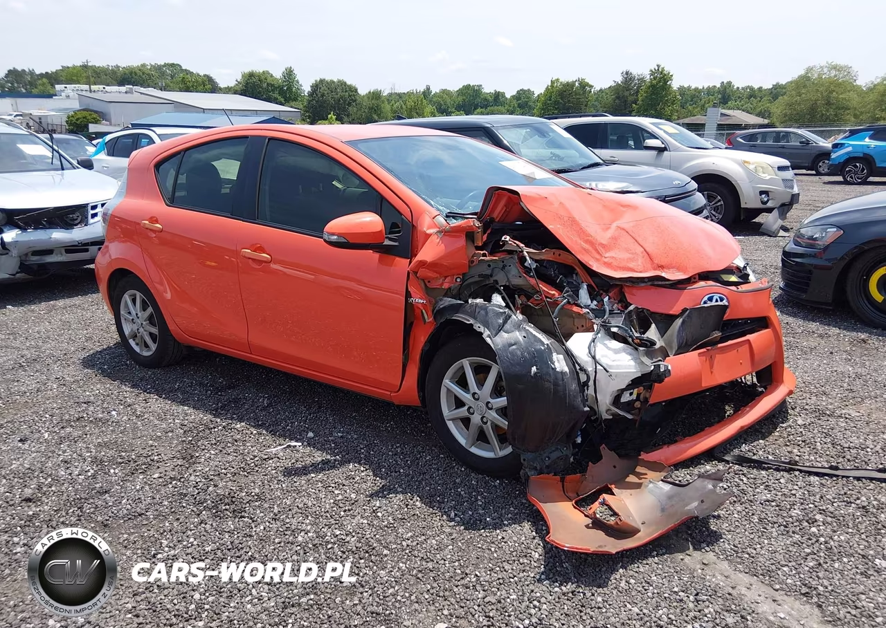 2014 Toyota Prius C Three – zdjęcie 1 z 16