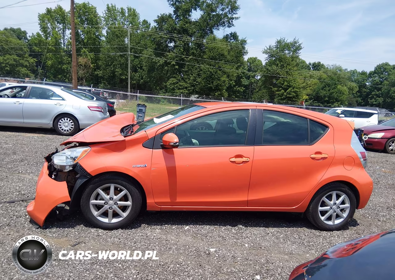 2014 Toyota Prius C Three VIN:JTDKDTB31E1074454 - 14
