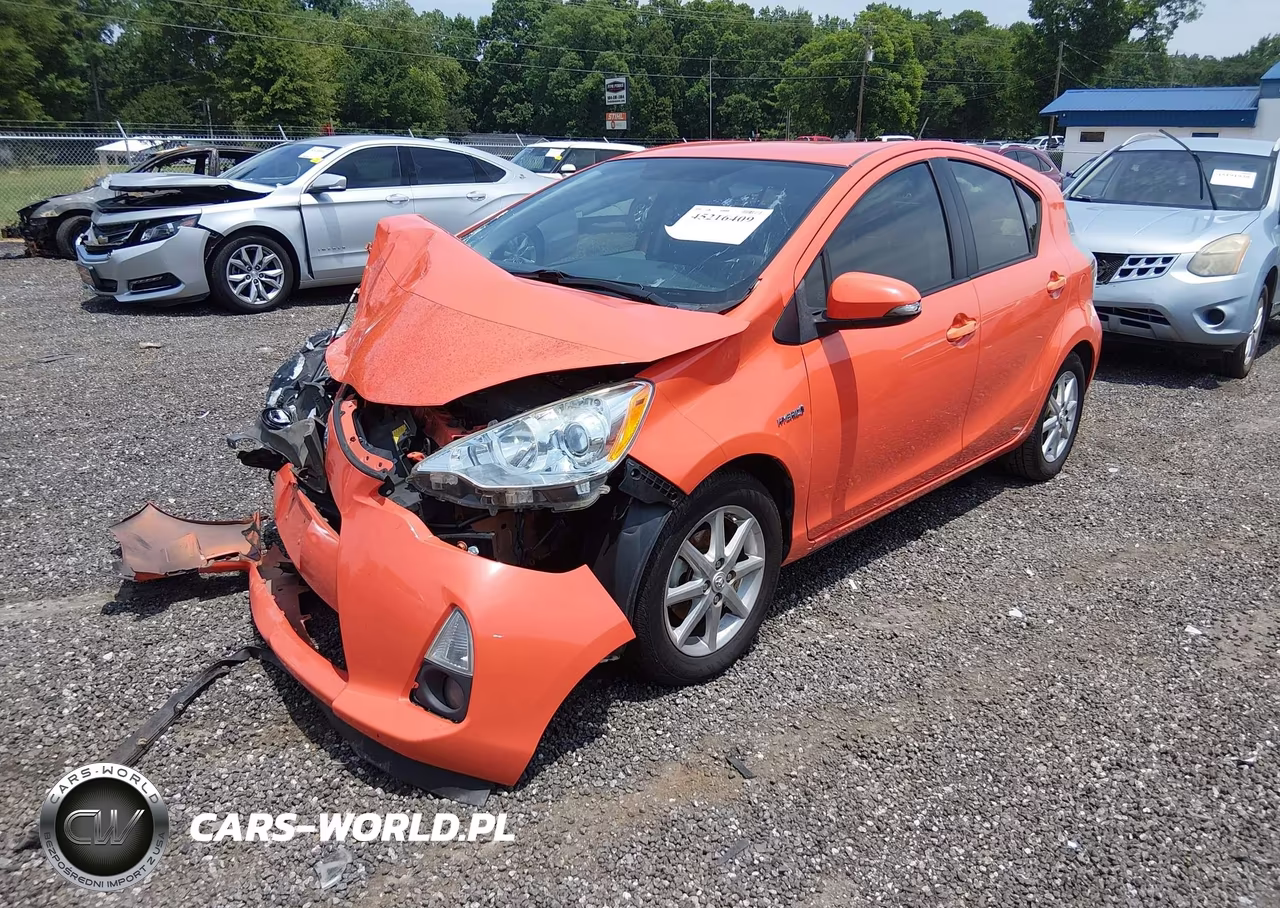 2014 Toyota Prius C Three VIN:JTDKDTB31E1074454 - 2