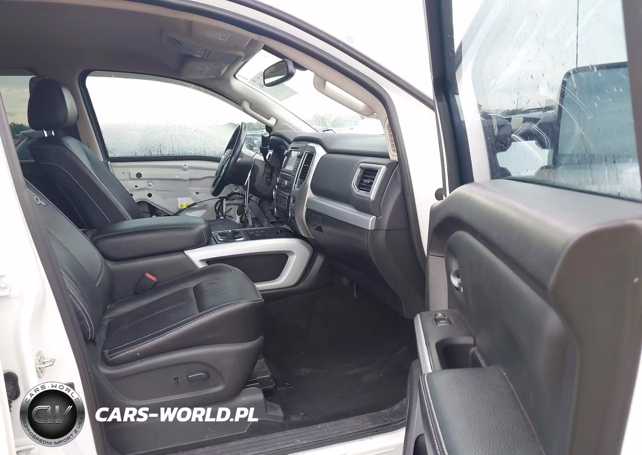 2018 Nissan Titan Pro-4X VIN:1N6AA1E57JN513257 - 5