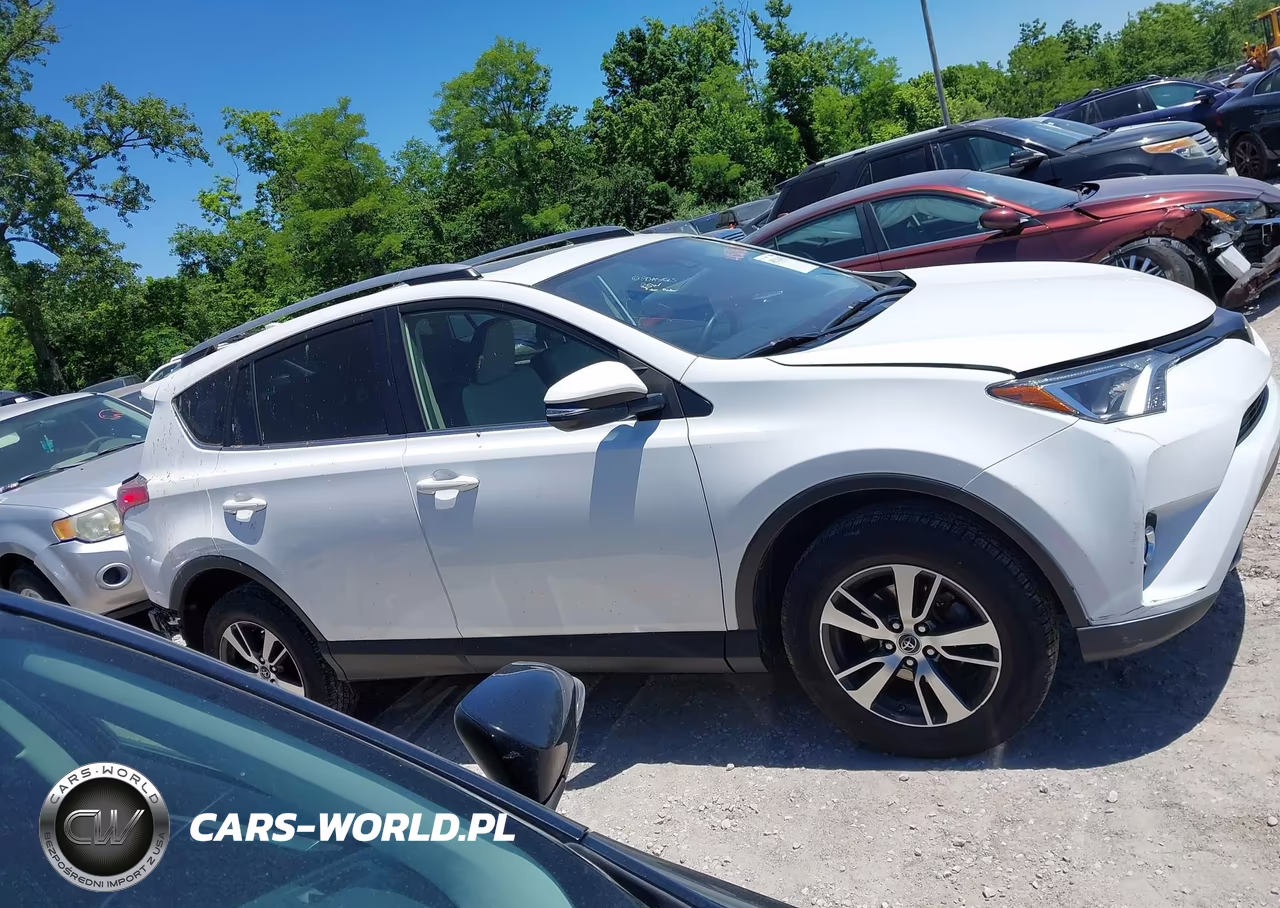 2018 Toyota Rav4 Xle VIN:JTMRFREV5JD228763 - 14