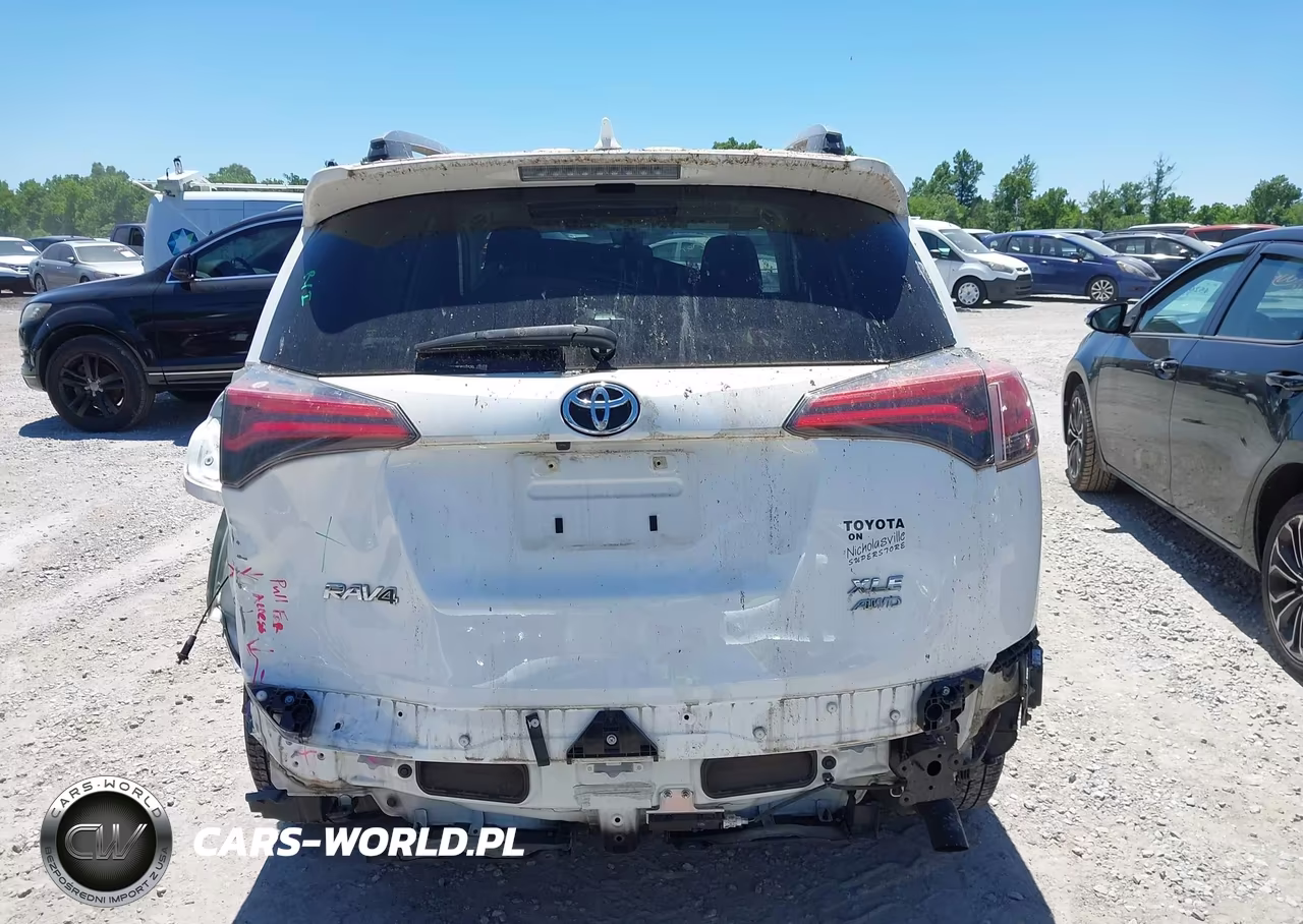 2018 Toyota Rav4 Xle VIN:JTMRFREV5JD228763 - 17
