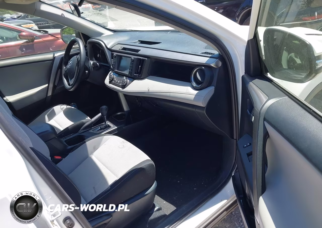 2018 Toyota Rav4 Xle VIN:JTMRFREV5JD228763 - 5