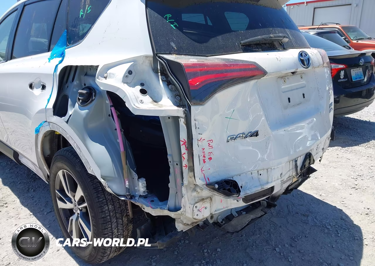 2018 Toyota Rav4 Xle VIN:JTMRFREV5JD228763 - 6