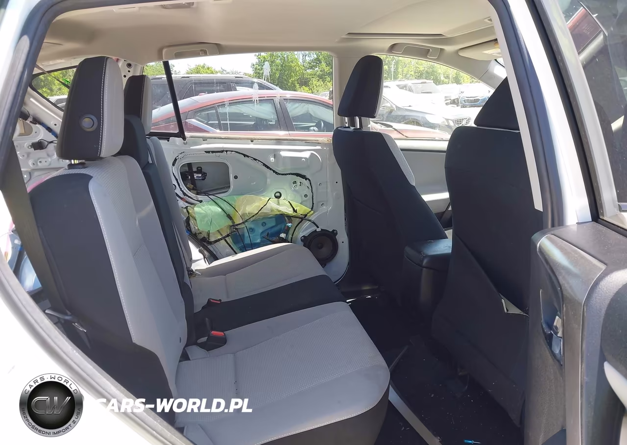 2018 Toyota Rav4 Xle VIN:JTMRFREV5JD228763 - 8
