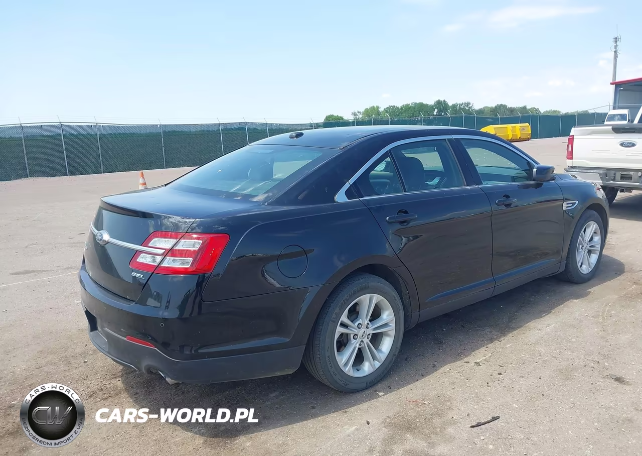 2018 Ford Taurus Sel VIN:1FAHP2E83JG124741 - 4