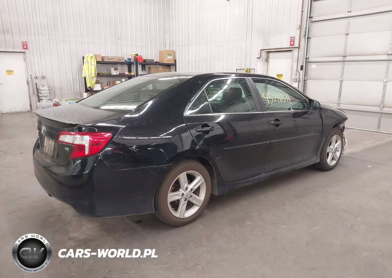 2014 Toyota Camry Se VIN:4T1BF1FK5EU347521 - 4
