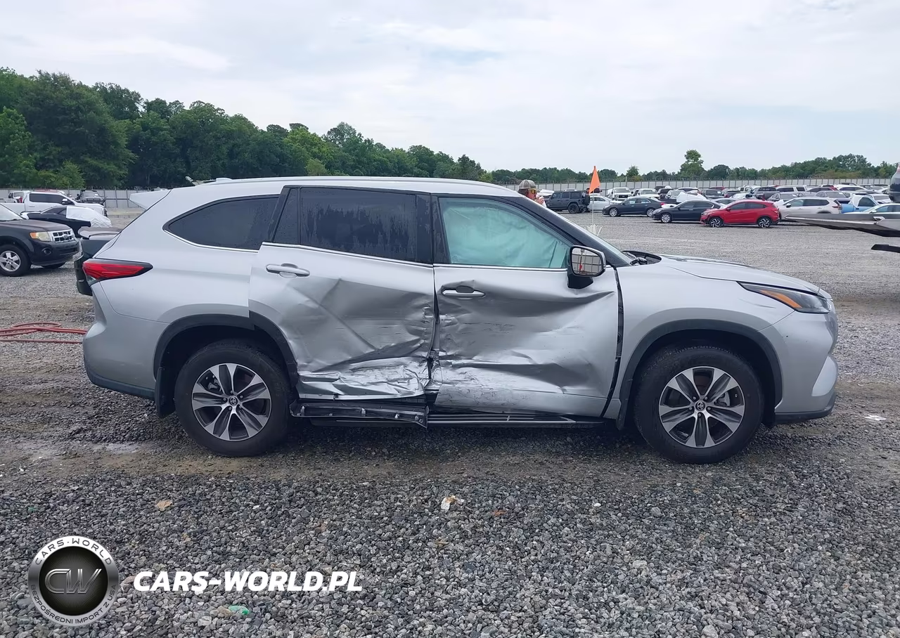 2023 Toyota Highlander Xle VIN:5TDKDRAH8PS516880 - 13