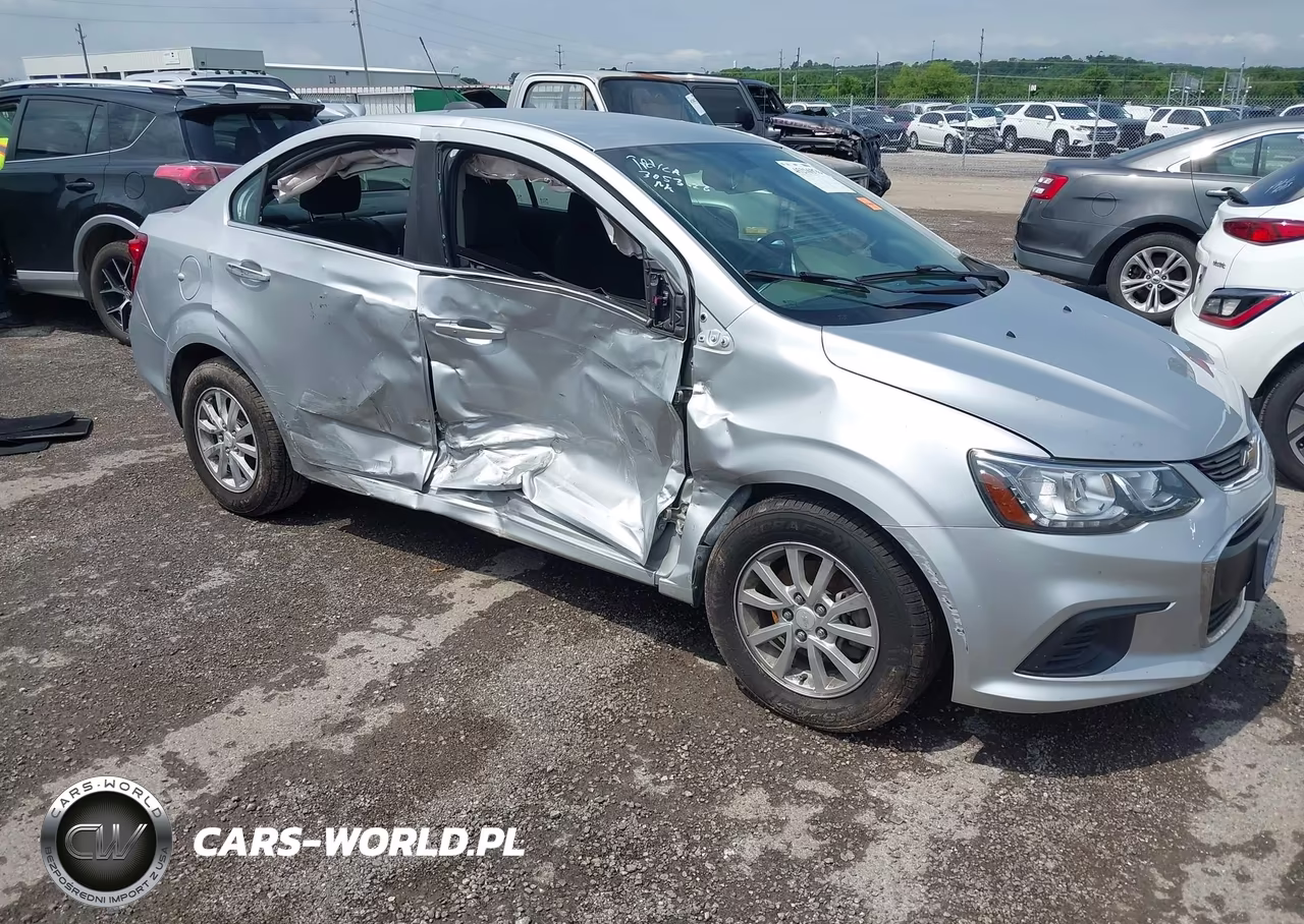2019 Chevrolet Sonic Lt Auto – zdjęcie 1 z 16