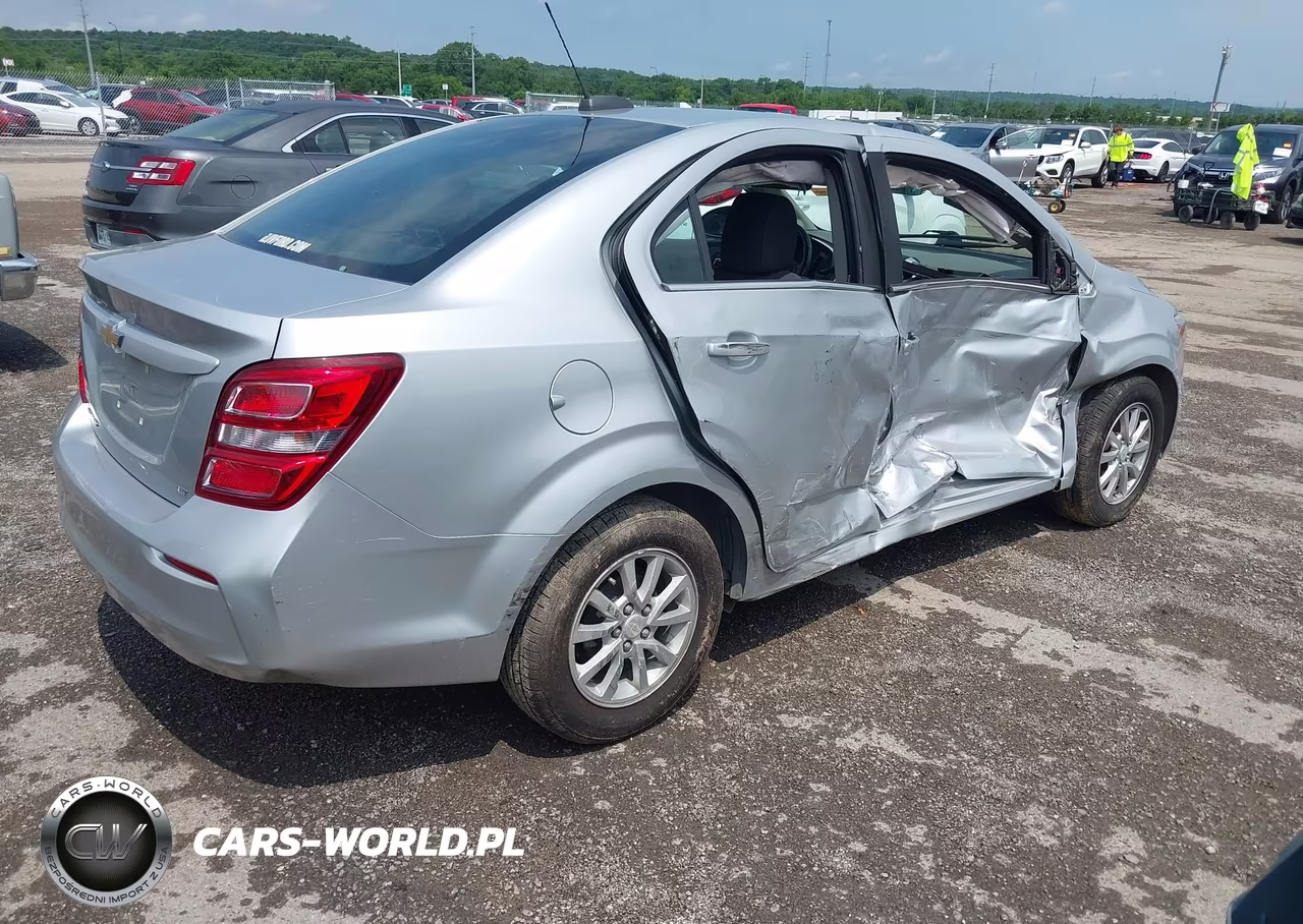 2019 Chevrolet Sonic Lt Auto VIN:1G1JD5SB2K4114932 - 4