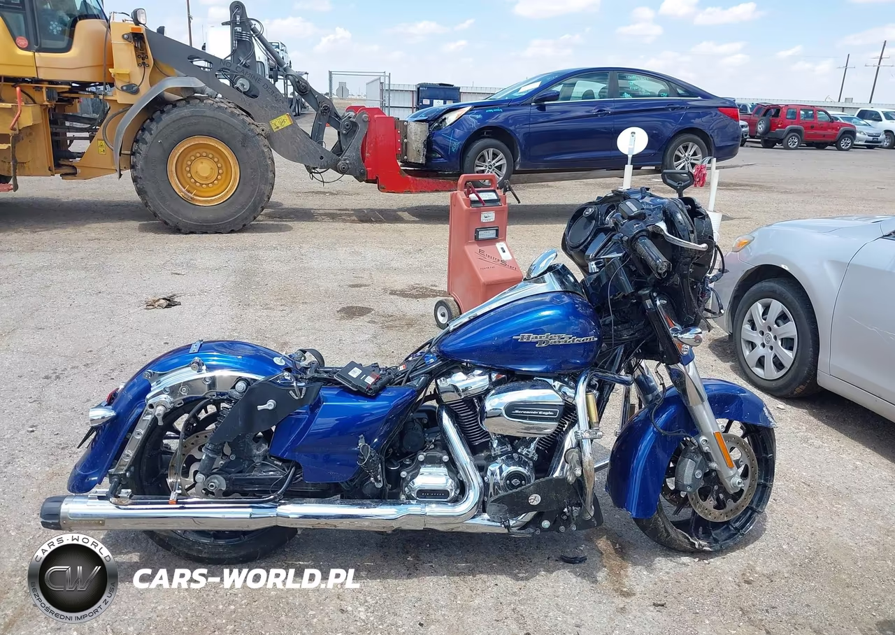 2017 Harley-Davidson Flhxs Street Glide Special VIN:1HD1KRC12HB683969 - 11