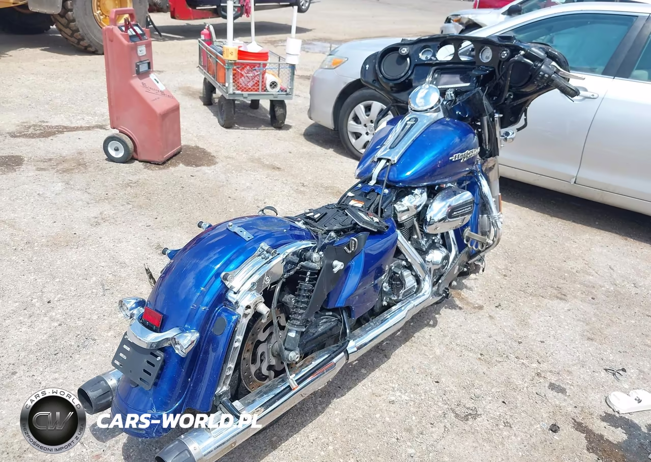 2017 Harley-Davidson Flhxs Street Glide Special VIN:1HD1KRC12HB683969 - 4