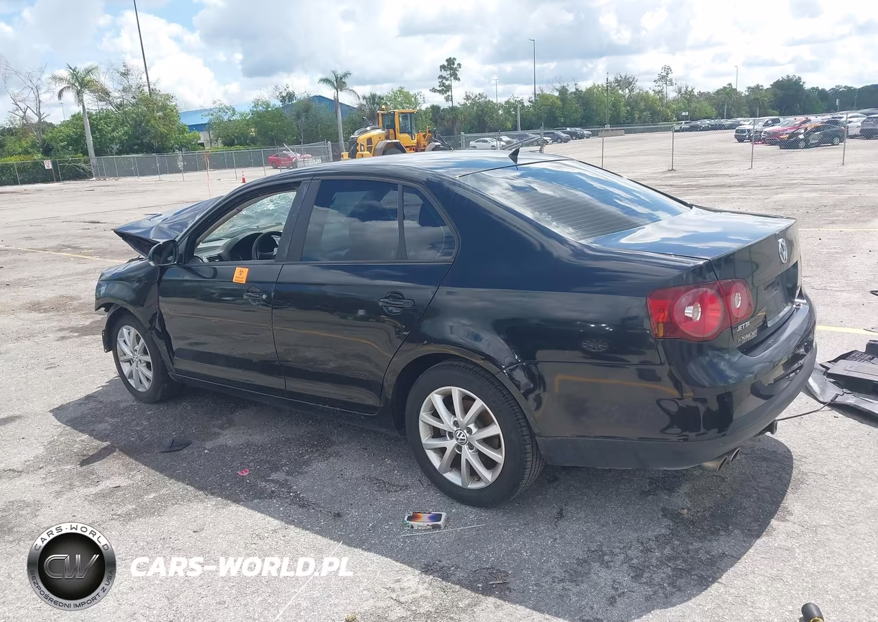 2010 Volkswagen Jetta Limited Edition VIN:3VWRX7AJ4AM157853 - 3