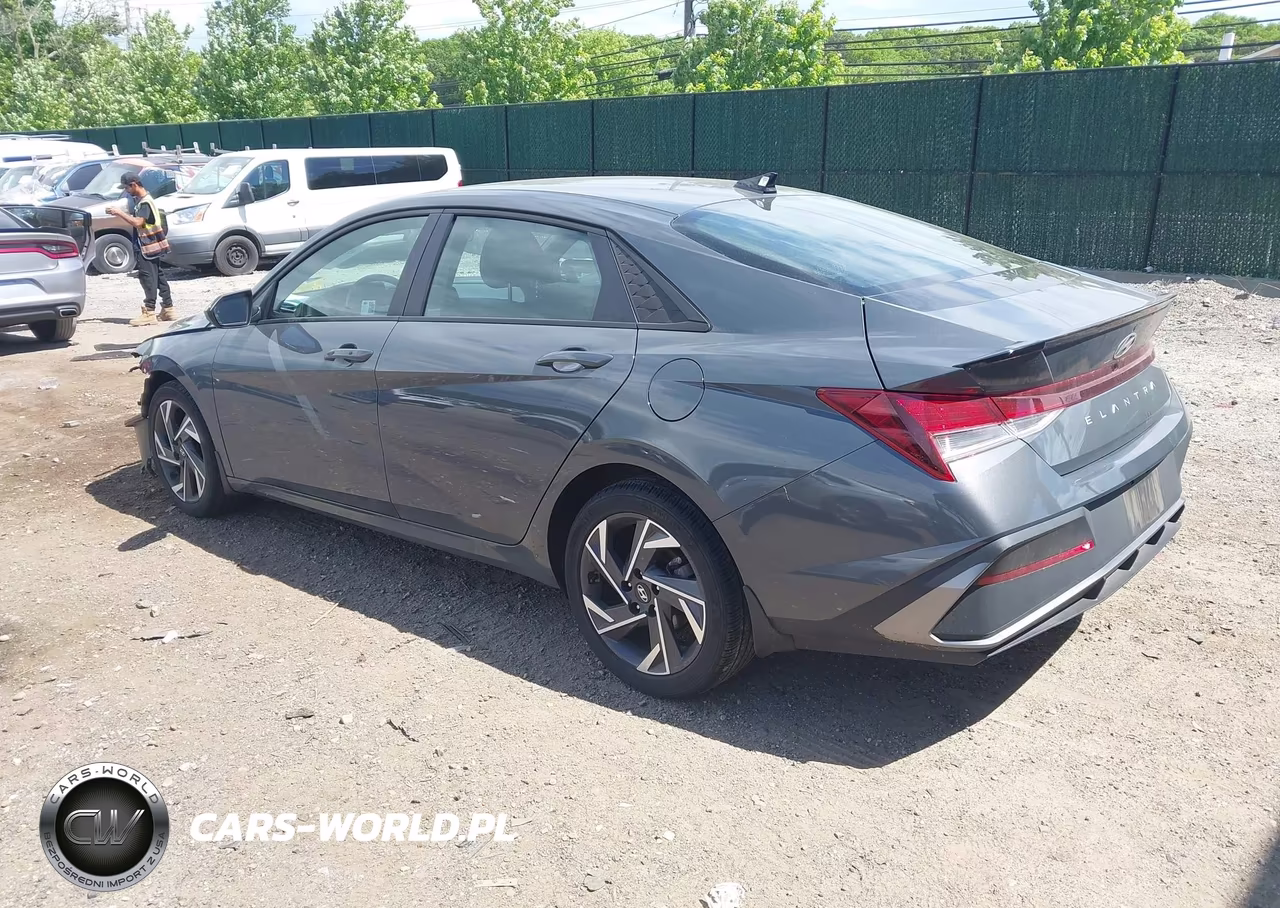 2025 Hyundai Elantra Sel Sport VIN:KMHLM4DG0SU021129 - 3