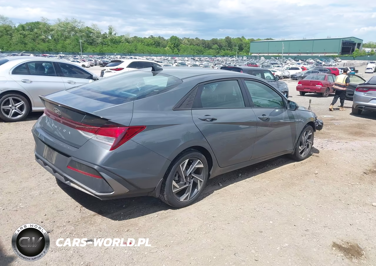 2025 Hyundai Elantra Sel Sport VIN:KMHLM4DG0SU021129 - 4