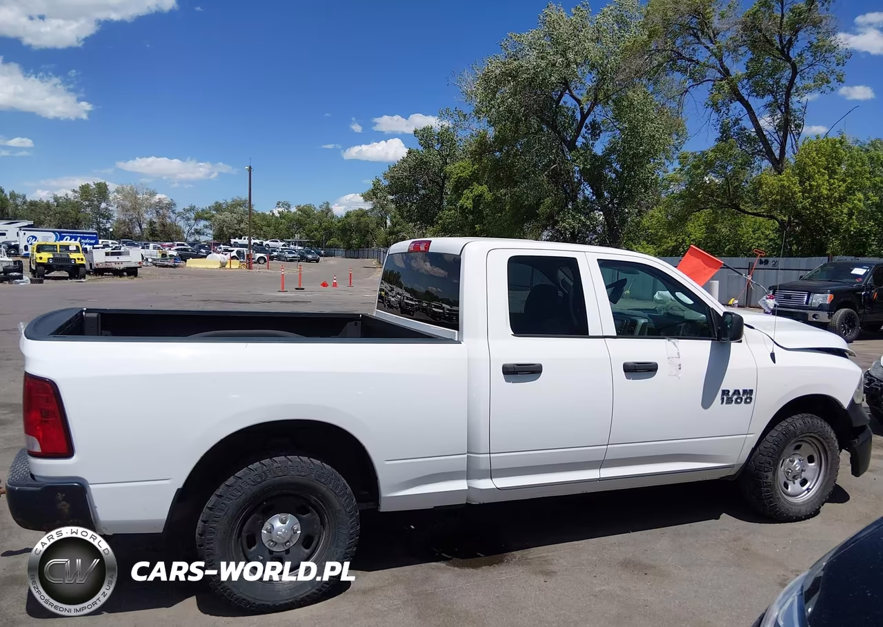 2018 Ram 1500 Tradesman 4X4 6'4 Box VIN:1C6RR7FG9JS218896 - 13