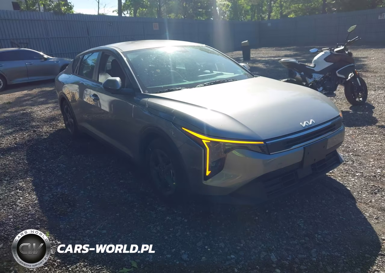 2025 Kia K4 Lxs – zdjęcie 1 z 16