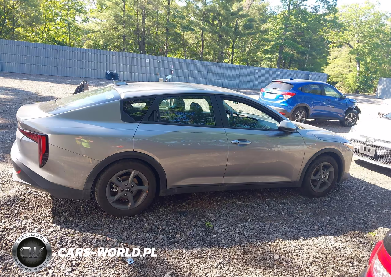 2025 Kia K4 Lxs VIN:3KPFT4DE8SE227736 - 13