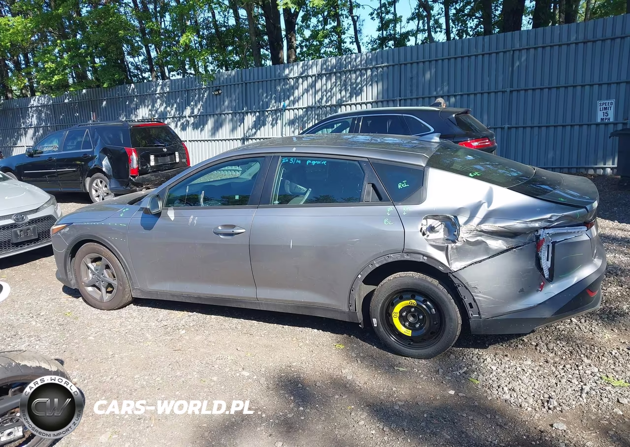 2025 Kia K4 Lxs VIN:3KPFT4DE8SE227736 - 14