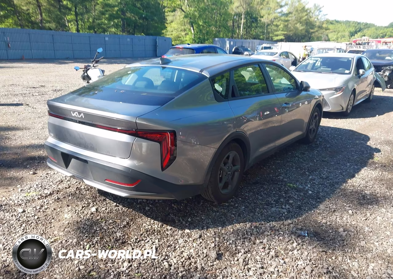 2025 Kia K4 Lxs VIN:3KPFT4DE8SE227736 - 4