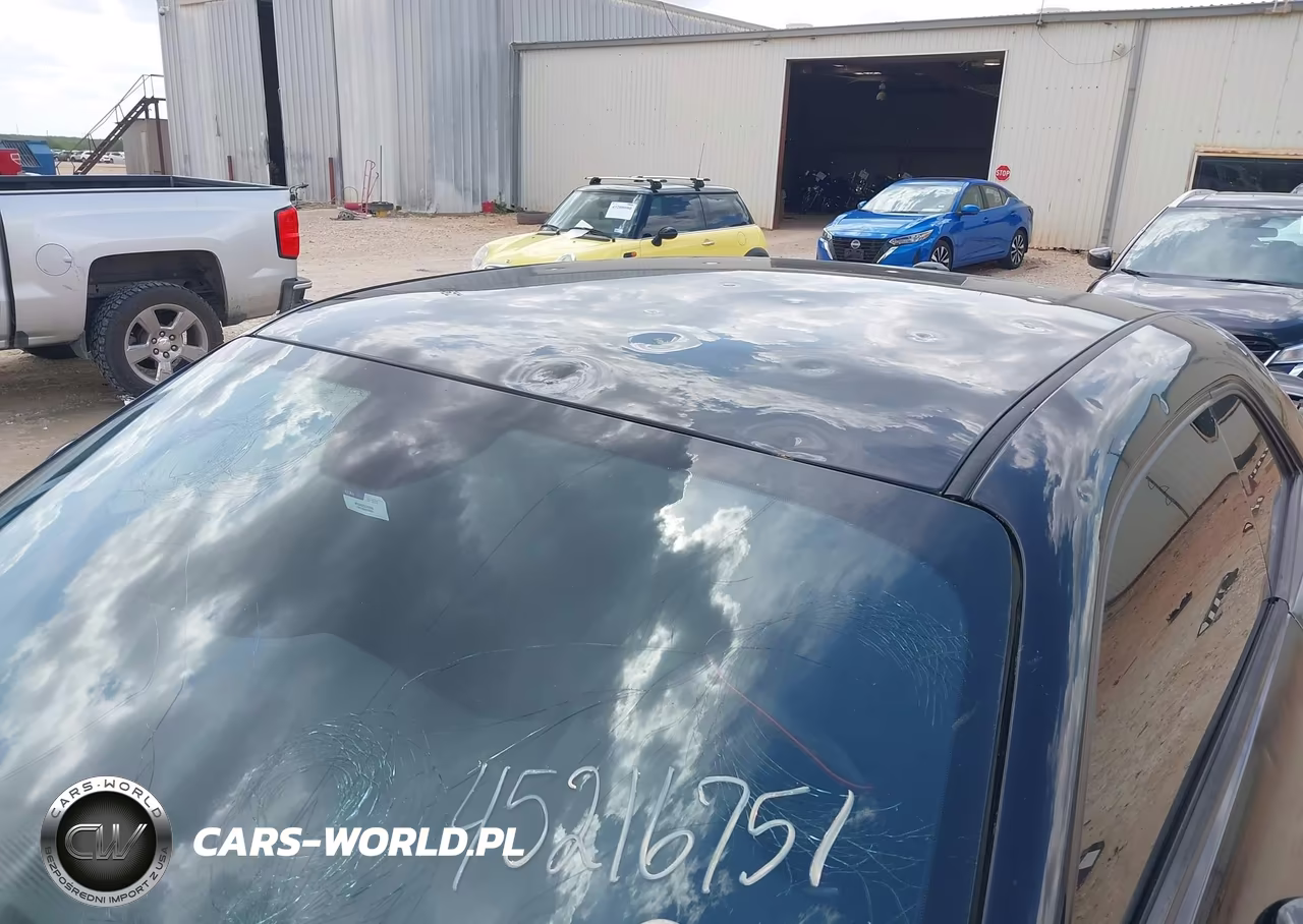 2018 Dodge Challenger Sxt VIN:2C3CDZAGXJH127888 - 17