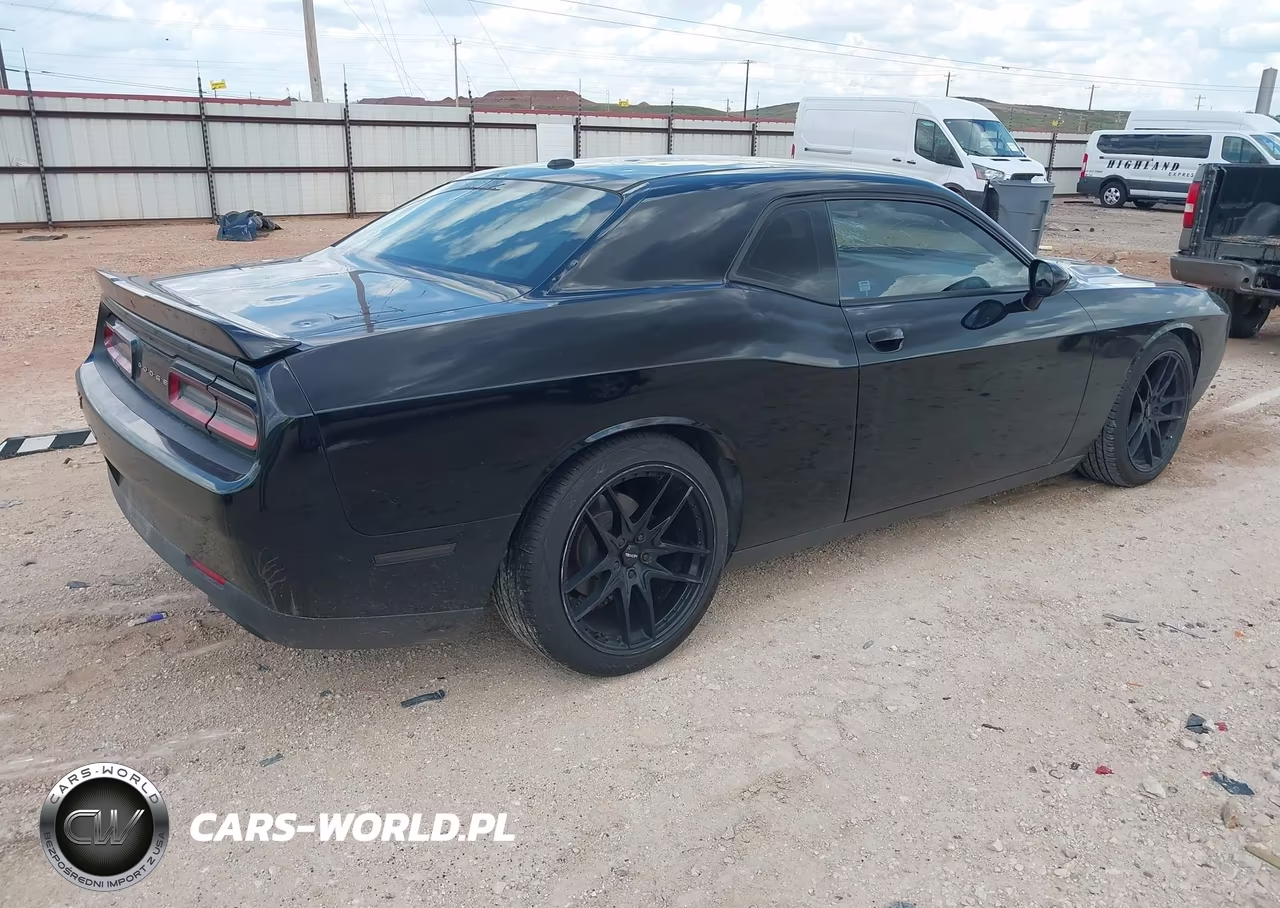 2018 Dodge Challenger Sxt VIN:2C3CDZAGXJH127888 - 4