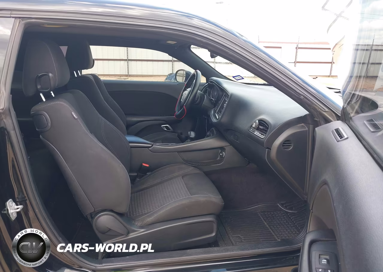 2018 Dodge Challenger Sxt VIN:2C3CDZAGXJH127888 - 5