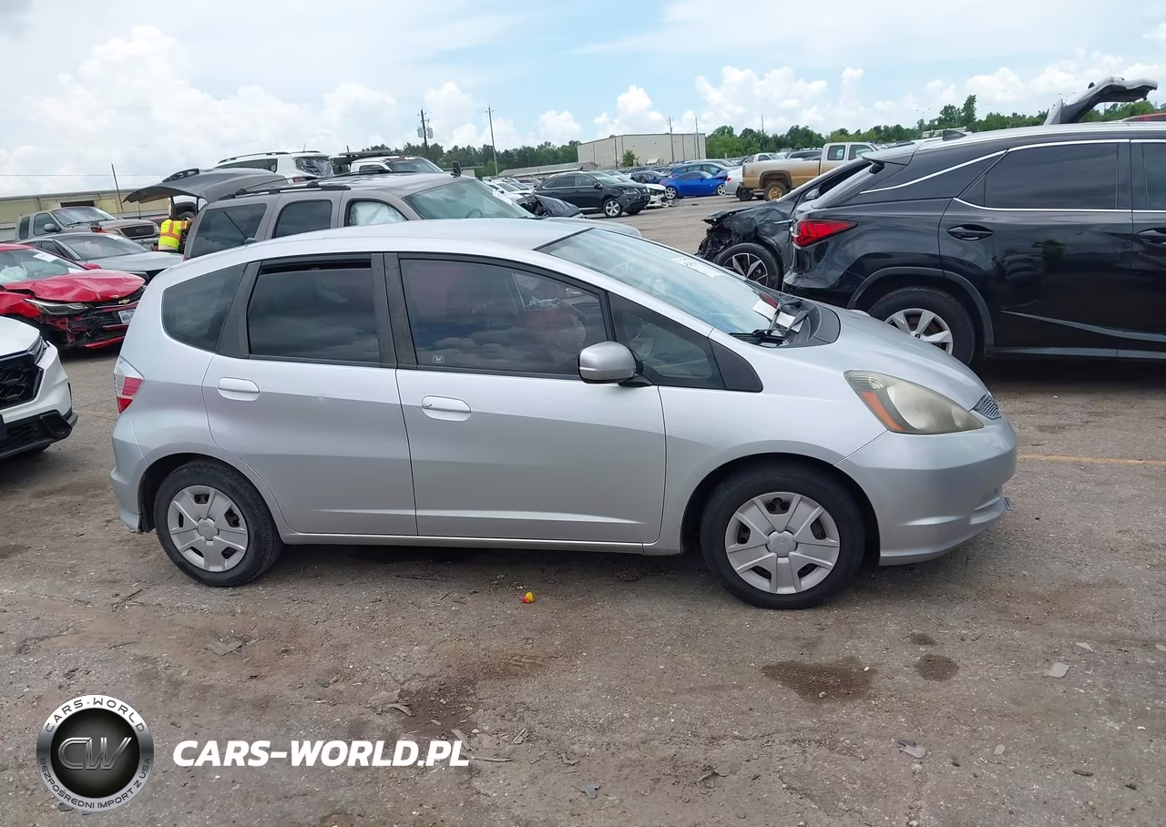 2012 Honda Fit VIN:JHMGE8H36CC040811 - 13