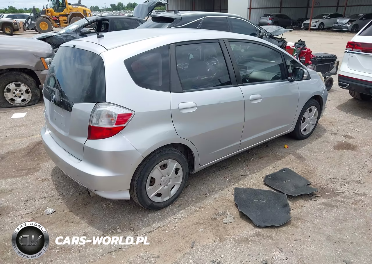 2012 Honda Fit VIN:JHMGE8H36CC040811 - 4